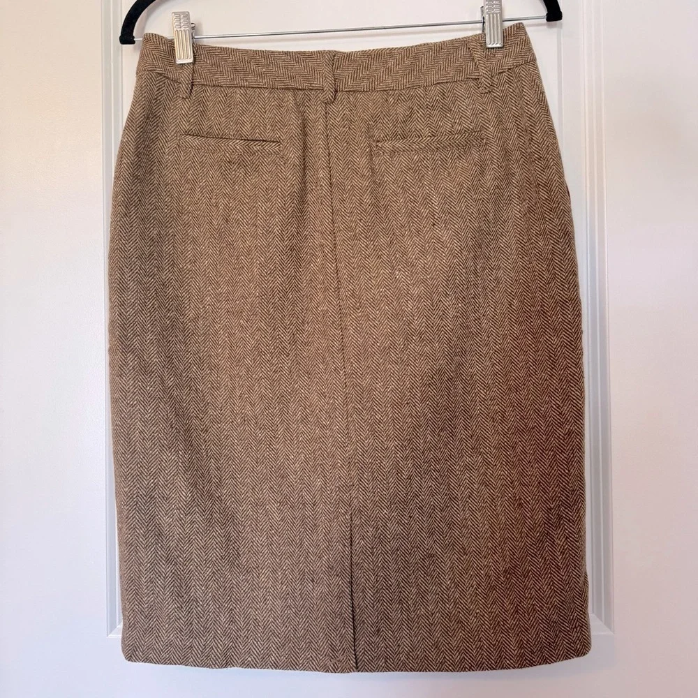 NWOT Eddie Bauer Wool Silk Blend Tan Herringbone Size 4 Pencil Skirt